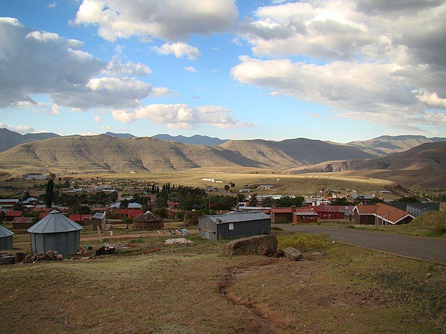 640px-Mokhotlong-Centre-and-Airport-2009